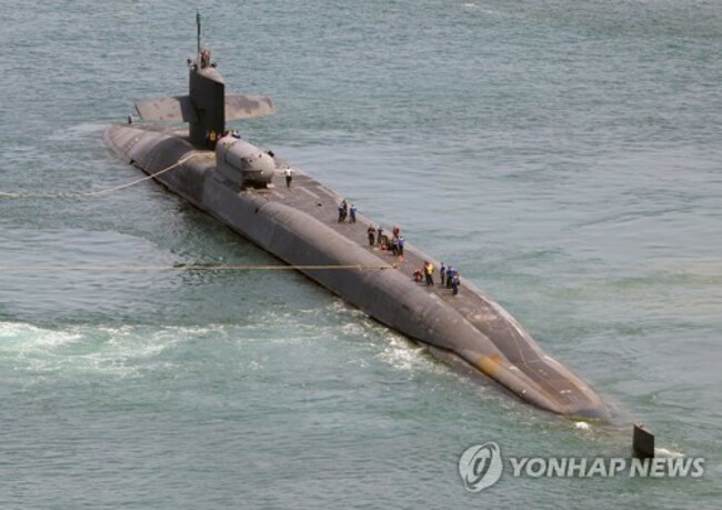 (LEAD) Nuclear-capable USS Kentucky ballistic missile submarine arrives in Busan: defense ministry