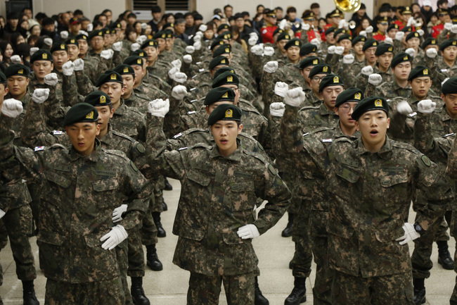 [Newsmaker] Disaffected young men call for gender equality in conscription