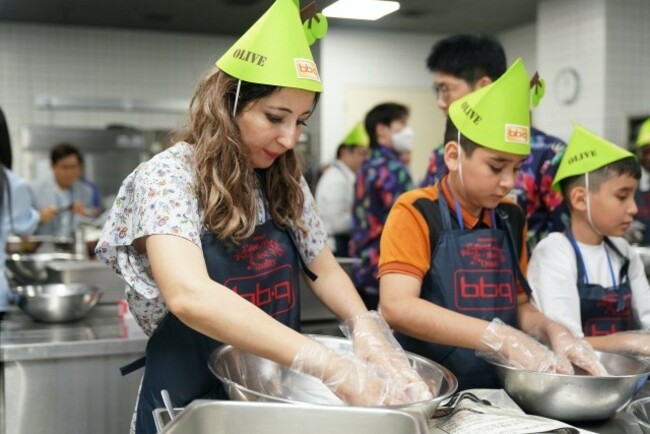 [Photo News] Making K-chicken