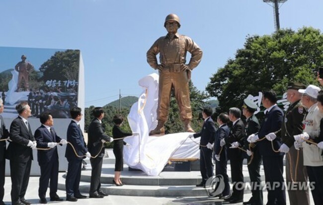(LEAD) S. Korea removes state burial record of Gen. Paik as pro-Japanese figure