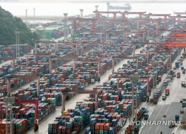 (2nd LD) S. Korea's economy grows 0.6 pct on-quarter in Q2: BOK data