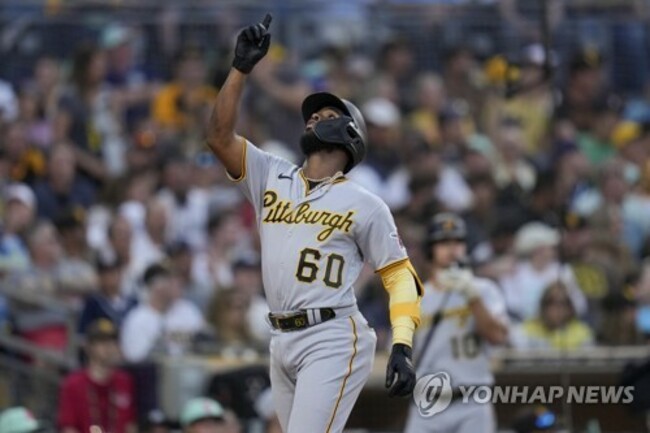 Pirates Padres Baseball