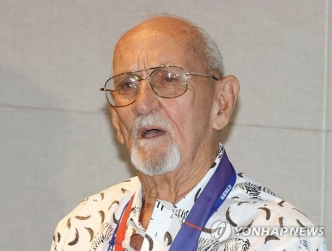 Nonagenarian foreign veterans recount emotional Korean War memories
