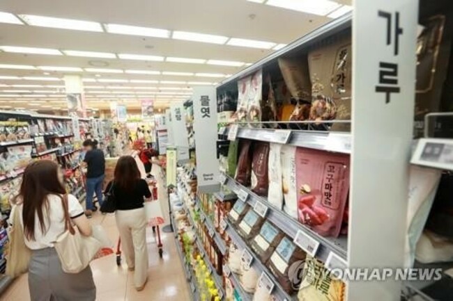 Retail sales up 5.7 pct in H1 on lifting of anti-COVID-19 curbs