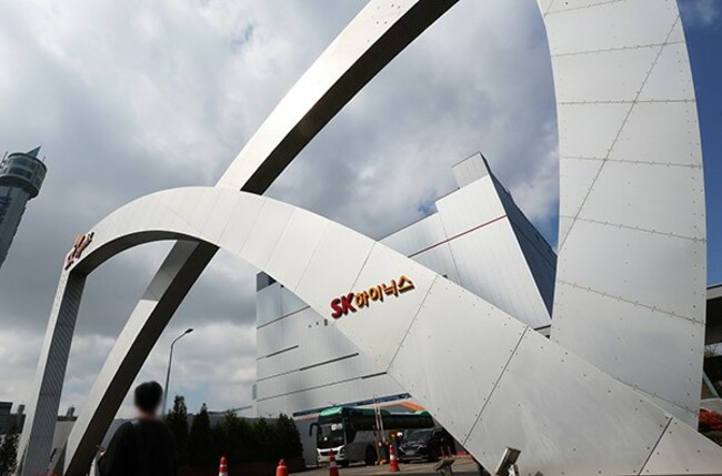 Expectations grow for SK hynix despite massive first-half losses