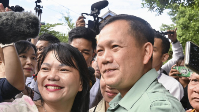 Cambodia PM Hun Sen to resign, pass power to son in few weeks