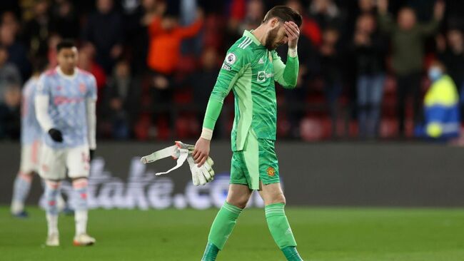 Manchester United's David De Gea digs out teammates in 'embarrassing' loss to Watford