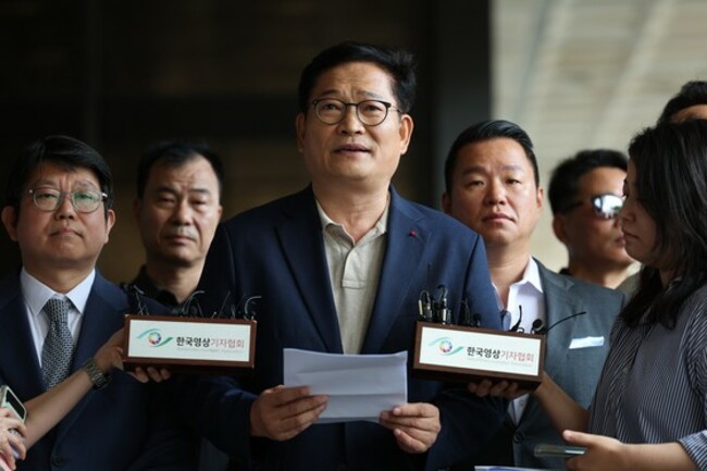 Prosecutors launch raids on close ally of former DP chief