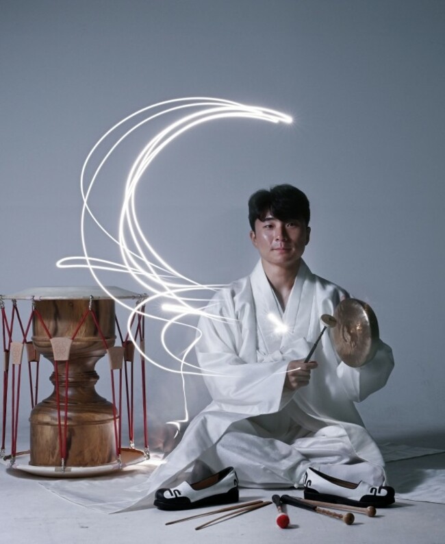 [Eye Plus] A language of percussion