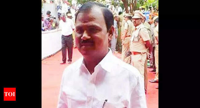 Tamil Nadu: Former CM E Palaniswami’s PA arrested in Rs 17 lakh bribe case