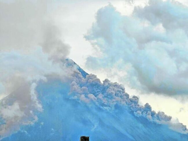 Mayon's earthquakes spike; sulfur dioxide emission, rockfalls drop — Phivolcs