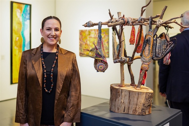 Artist hoists yapang Art Prize for thinking outside box