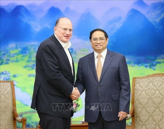 Prime Minister Pham Minh Chinh receives HSBC Chairman