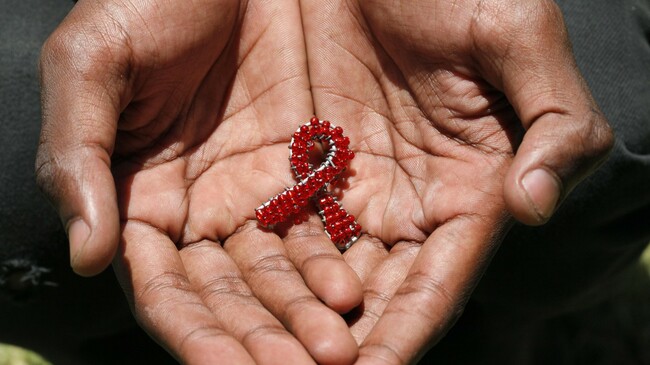 Learning how to control HIV from African genomes