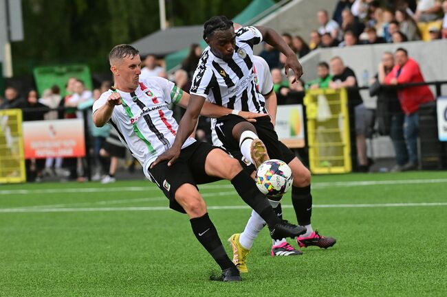 Glentoran: Marcus Kane believes Warren Feeney can bring the good times back to The Oval