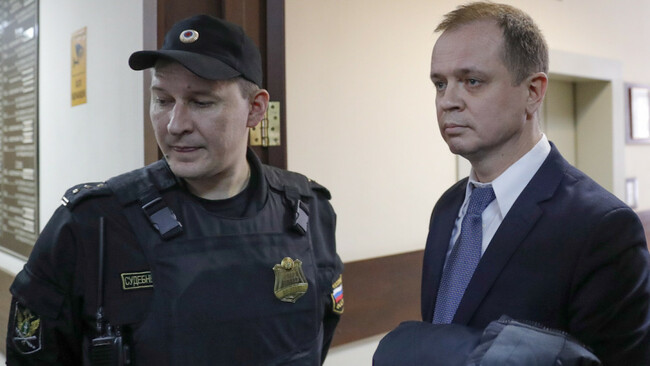 Prominent Russian Lawyer Detained for 'Sharing Investigative Details'