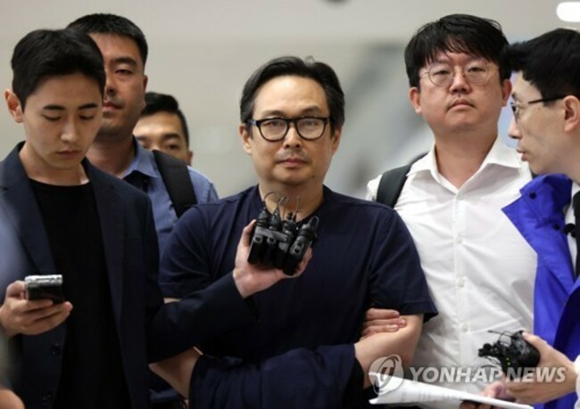 Arrest warrant issued for 2nd son of Sewol ferry operator's late owner