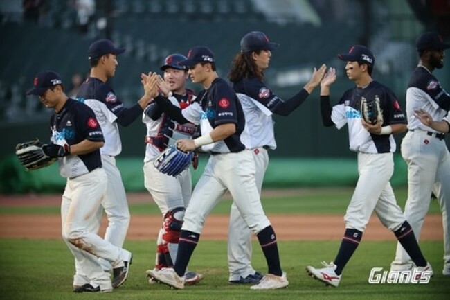 Lotte Giants throw 3rd combined no-hitter in KBO history