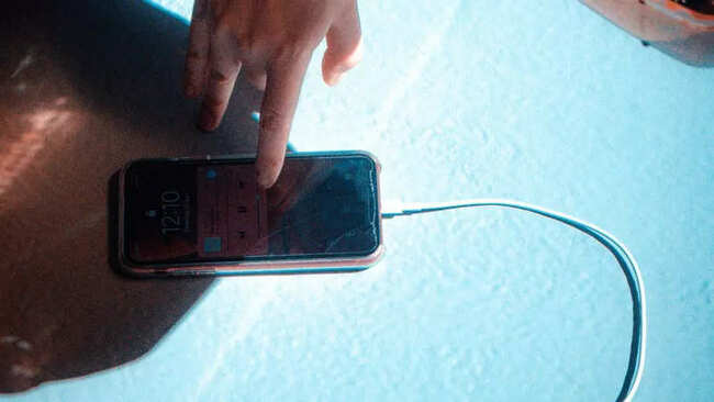 7 simple tips to boost your smartphone’s charging speed