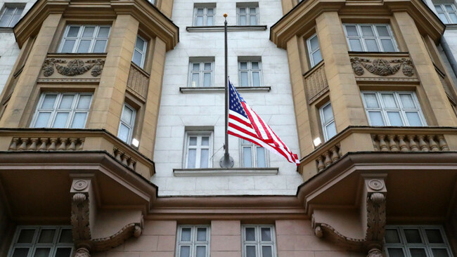 U.S. Embassy to Cut Staff, Most Visas for Russians as Moscow Bans 'Unfriendly' Hiring