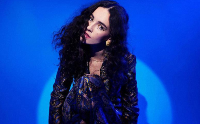 Kiwi singer Robinson is back with her stunning new single, 'Nirvana'!