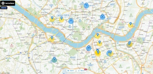 Online stabbing threat map, notification service surfaces