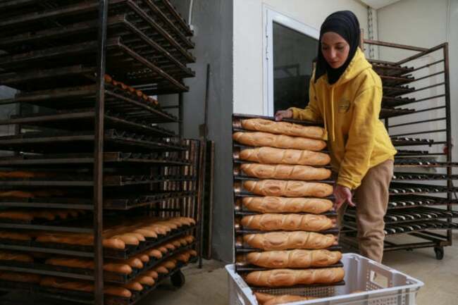 Baguettes fall victim to Tunisia's economic crisis