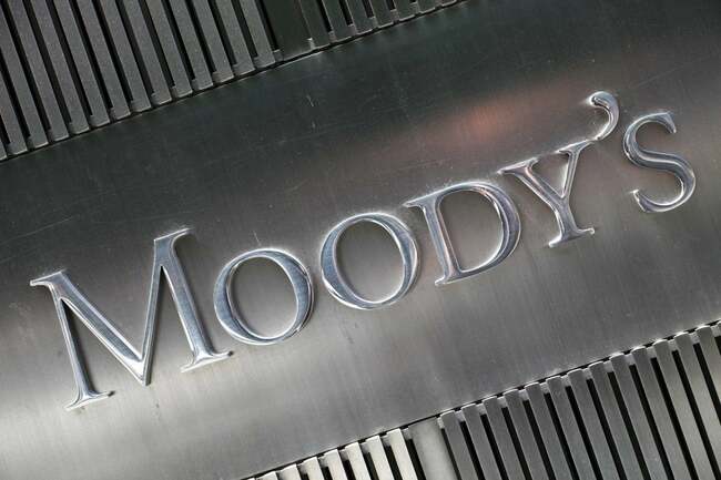 Moody's downgrades 10 US banks, warns of possible cuts to others