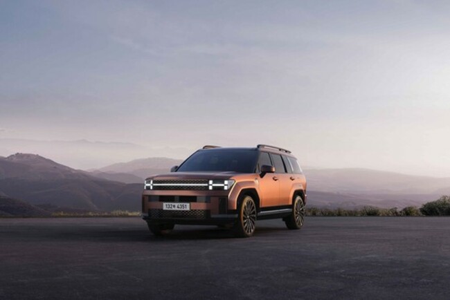 New Hyundai Santa Fe roars back boxier and roomier