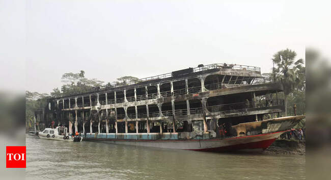 40 people dead after fire breaks out aboard packed ferry in Bangladesh