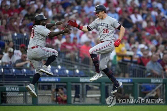 Twins Phillies Baseball