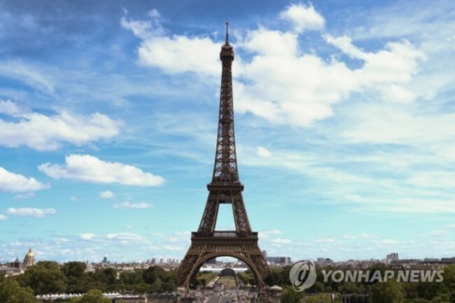 FRANCE EIFFEL TOWER SECURITY