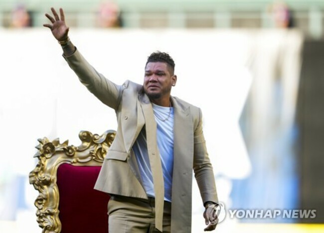 Mariners Hernandez Baseball