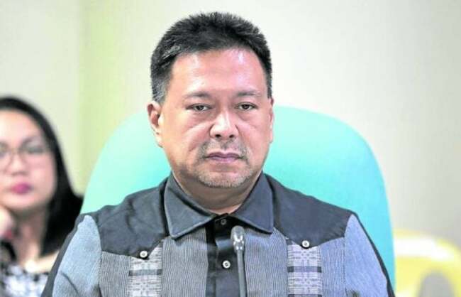 Senator calls for inquiry into Manila Bay reclamation projects