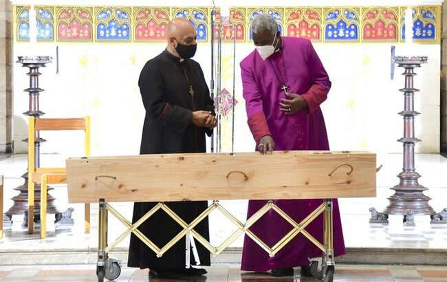 Archbishop Tutu: Family, public gather at St George's Cathedral to pay tribute, say farewell