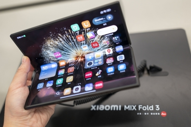 Tech Insider: Xiaomi Joins AI Model Fray, Wafer Foundry to Get State Investment