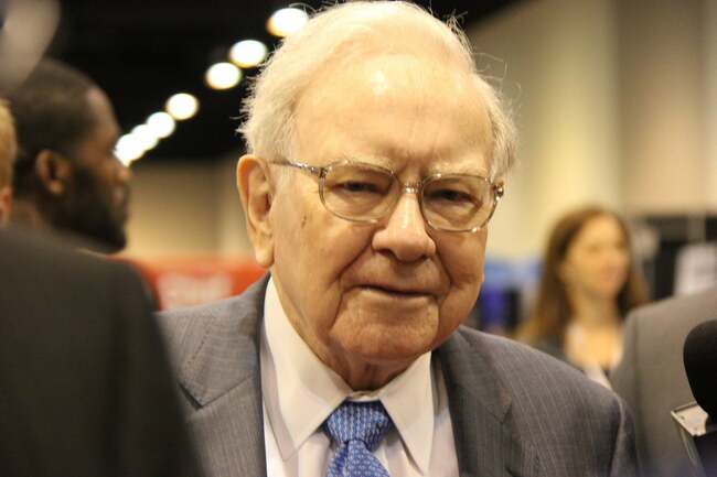 Dogecoin vs. Sundial Growers? How Warren Buffet Would Likely Weigh In
