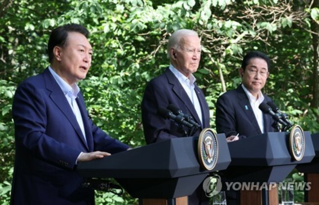 (4th LD) Yoon, Biden, Kishida commit to immediately consult in event of common threat