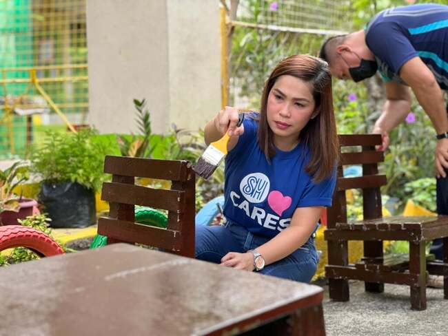 SM City Cebu adopts Mabolo Elementary School