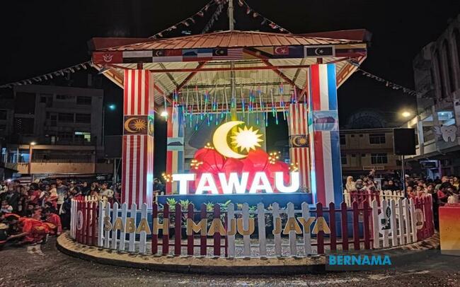 CHESTER ROAD ROUNDABOUT DECORATIONS BOOST NATIONAL MONTH, MALAYSIA DAY MOOD IN TAWAU