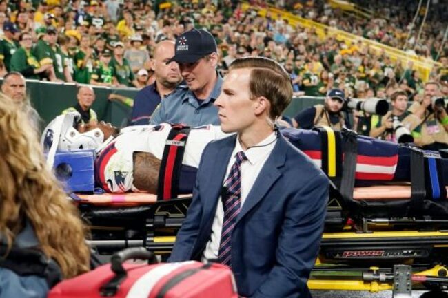 Patriots-Packers preseason game suspended after injury to Isaiah Bolden