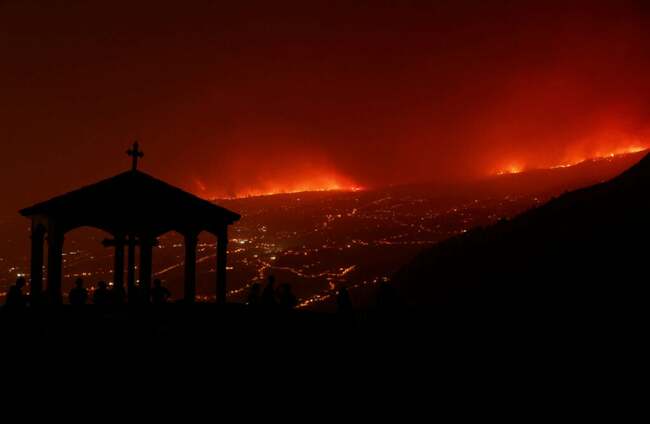 Wildfire on Spain's popular tourist island of Tenerife was started deliberately, official says
