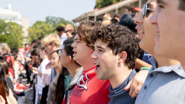 'Be Curious, Not Judgmental,' Pollack Urges New Cornellians