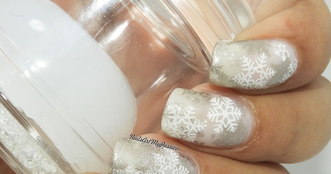 Winter Snow Flakes Nails with Dual Ended Clear Jelly Crystal Stamper by Born Pretty: Review & Tutorial