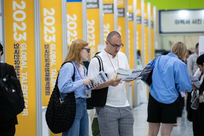 HR managers at Korean companies share tips for foreign job seekers