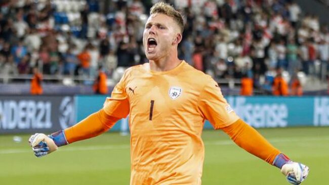 Daniel Peretz: Who is Bayern Munich's new Israeli goalkeeper?