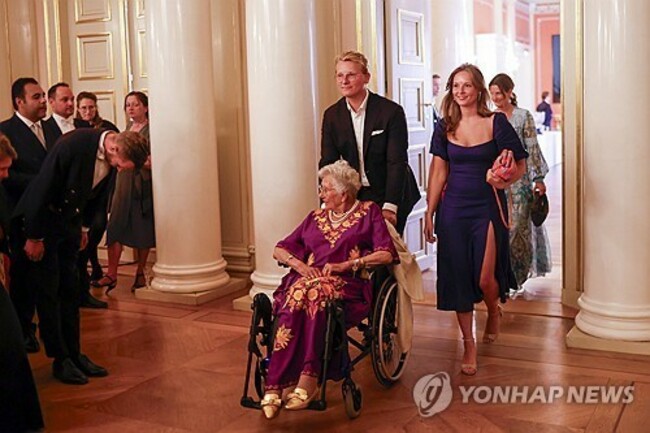 NORWAY ROYALS PARTY