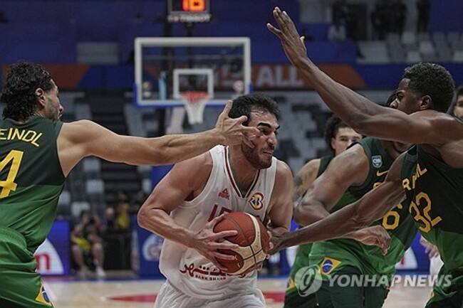 APTOPIX World Cup Iran Brazil Basketball
