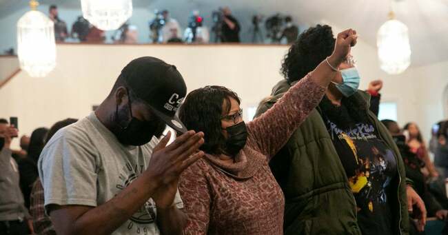 US: Protest after unarmed Black man killed by off-duty officer : news