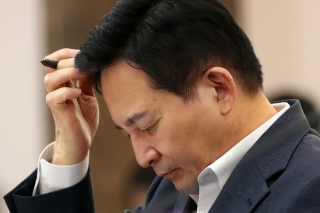 Government to push 10-month suspension for GS E&C